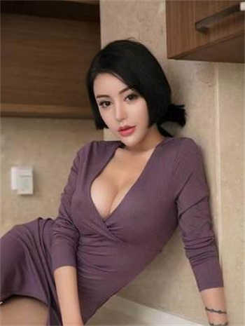 女生强迫男生穿卫生巾
