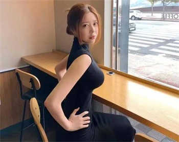 唐三和小舞打扑克