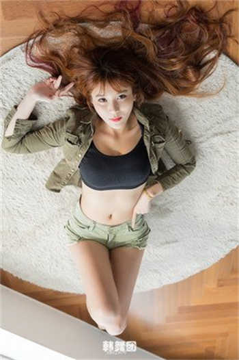 穿出病弱女配后我出道了
