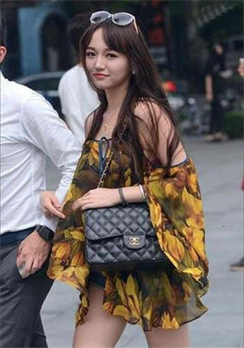 周丽珊咖啡视频