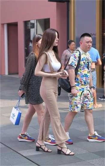 老七和小洁与陈三