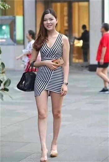 女和狗群聊的内容