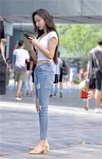 榻榻米上的主妇