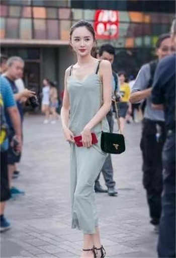 快手小妹腰系红绳